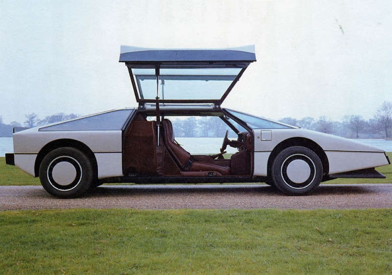 Datei:1980 Aston Martin Bulldog Sv.jpg